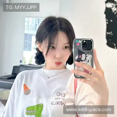黄婧茵